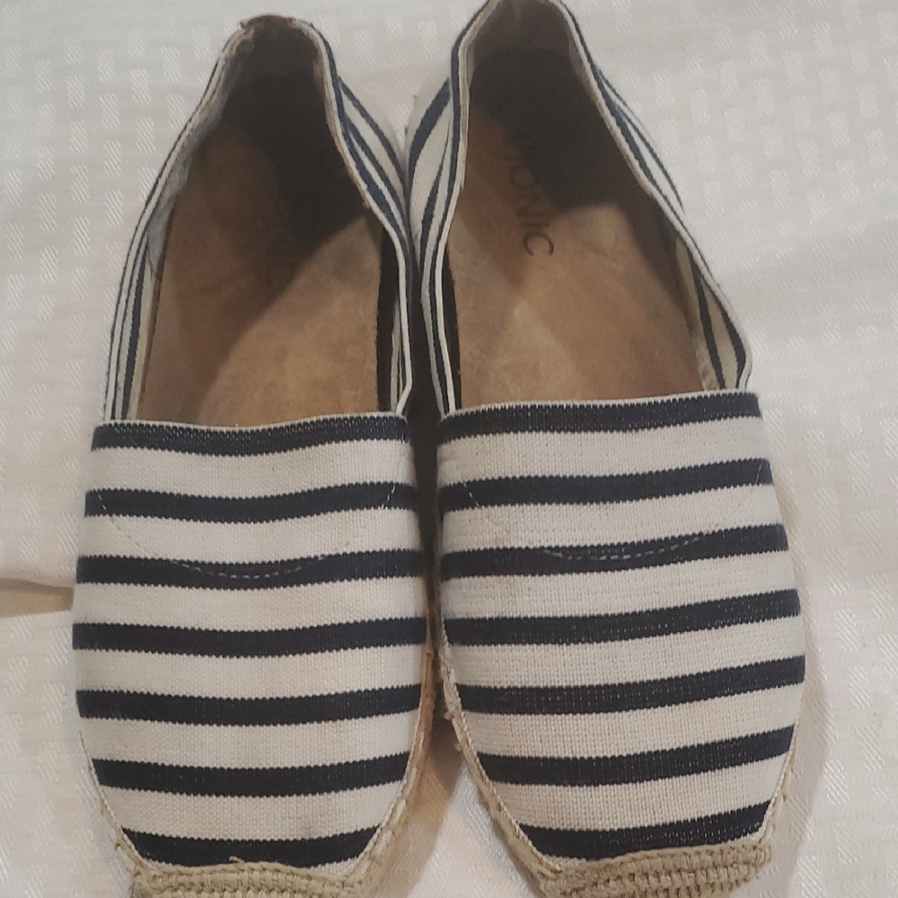 Vionic Valeri  Black and White Striped Slipon  Flats - Picture 8 of 13